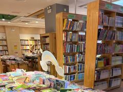 -新华书店(泉城路店)