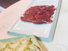 鲜切热气羊腿-羊家胡同·龙虾烧烤火锅(龙汇路店)