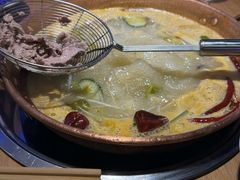 -洱火云南酸菜牛肉火锅(石景山当代商城店)