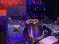 -UK派对KTV(日月广场店)