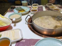 -洪氏嗨捞·猪肚鸡火锅(阳光天地店)
