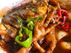 凤爪焗鱼头-周家二小姐的菜(西津渡店)