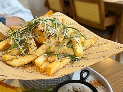-Mark&Mars Restaurant