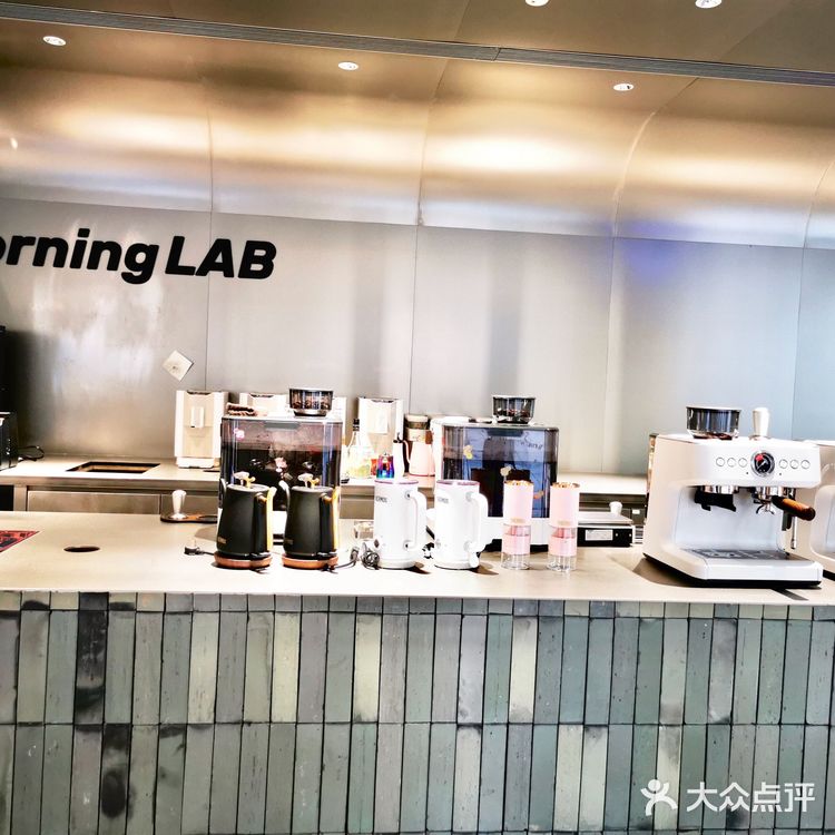 南京东路露营喝咖啡?