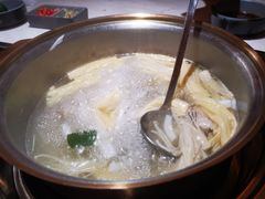 -喃喃椰·糟粕醋·椰子鸡火锅(七堡花园店)