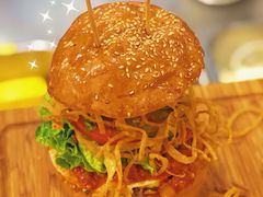 曼哈顿怪物-KATCHUP