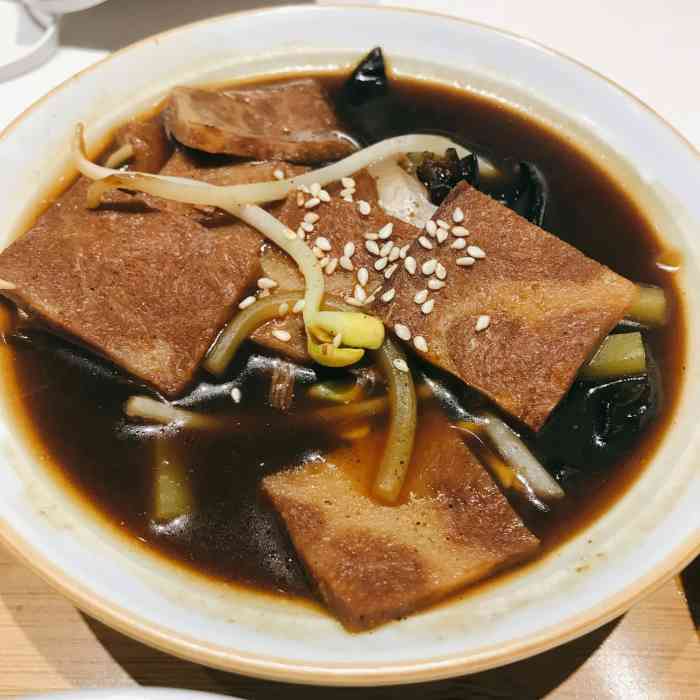 素虎素食(大兴机场店)-"网红机场果然炫酷,找晚饭吃就在转角口第一.