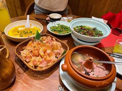 -老滇山寨•云南特色菜•地方菜•民族风情歌舞表演(金碧店)