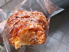 焦糖牛角包-PAPER STONE BAKERY(天环店)