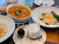 -Chom Cafe and Restaurant