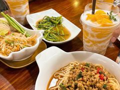 -Dang restaurant (patong phuket)