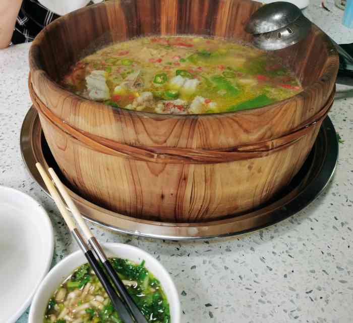 雅府正红木桶鱼(杨柳河店)-"经同事鼎力推荐这家木桶鱼,专门开车一