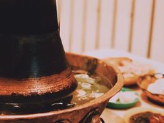 -洞庭洲·防空洞火锅·烧烤·铜锅涮肉(新百广场店)