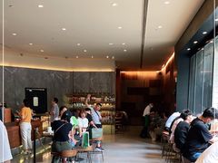 等位区-星巴克臻选(南京艾尚天地店)