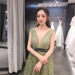 -艾米丽婚纱礼服