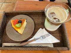 -彳亍咖啡·这里(水湾路店)