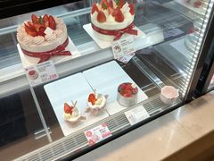 -花花卷卷·鲜食蛋糕(静安久光百货店)