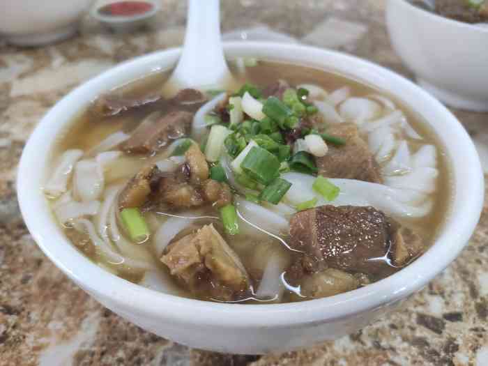 肥婆牛腩粉云吞档-"电白特色牛腩粉 肥婆牛腩粉云吞档 .