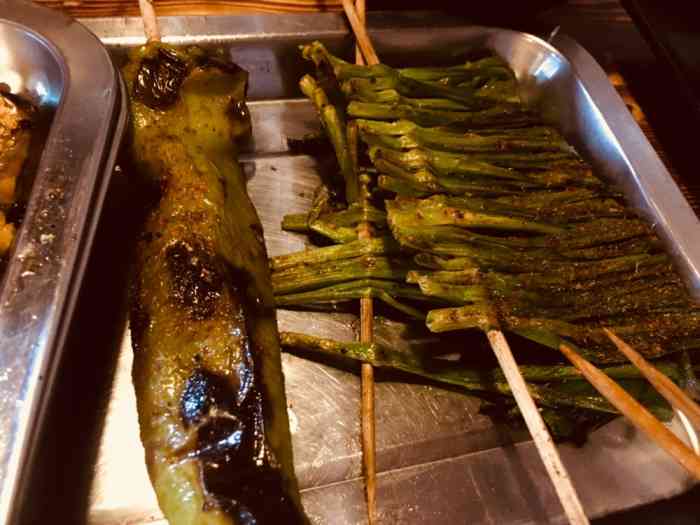 阿明烧烤实在是排队太久了.味道也真的很赞!