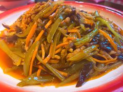 鱼香肉丝-思博半步颠小酒馆(梦时代店)