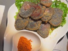 -伴山牛贵州黄牛肉火锅·苗疆非遗艺术餐厅(上海首店)