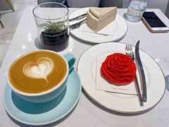 -Fridi Patisserie Cafe