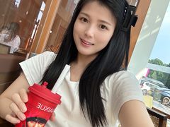 -奈雪的茶(汇一城pure店)