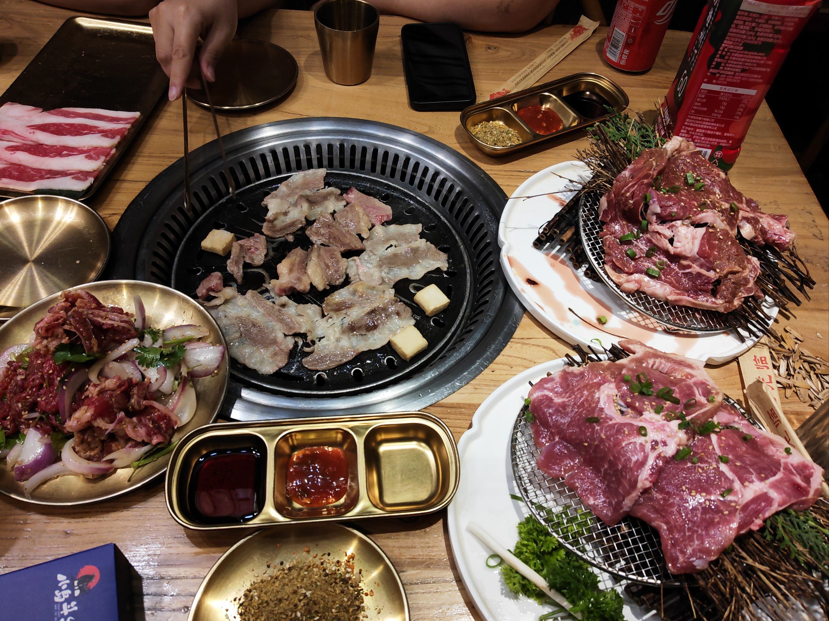 这家店回头客超多就在小岛斗牛家