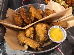 炸鸡翅一半一半-富乐满韩国正宗炸鸡韩国料理(虹泉路店)