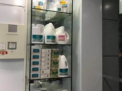 -福奈特洗衣洗鞋(宝华广场店)