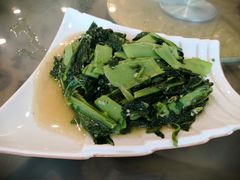 -石磨豆花家常菜·牦牛排土火锅