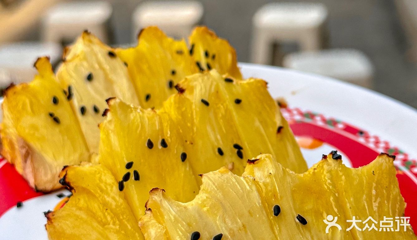 家里来且了！走，咱们去吃铁锅㸆大鹅
