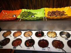自助调料区-草原塞蛮羊火锅城(港湾店)