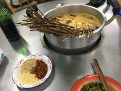 -咏勝锑锅麻辣烫(净居寺路总店)