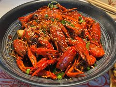 -肥肥虾庄·金牌油焖大虾(汉街SKP店)