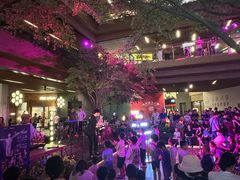 -瑞虹新天地月亮湾