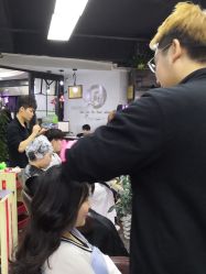-镁连社·美联社