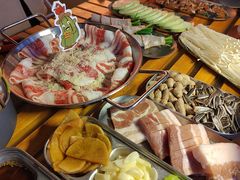 -叽叽扎扎烤肉场(生态城万达店)