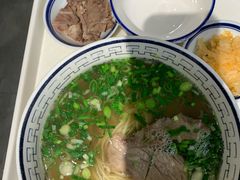-陇兴楼兰州拉面(西安咸阳国际机场店)