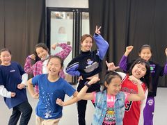 -艺桐年艺术培训中心