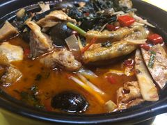 螺蛳鸭脚煲-阿谋美食·广西菜