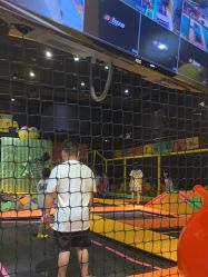 -蹦蹦跳跳(新奥购物中心店)