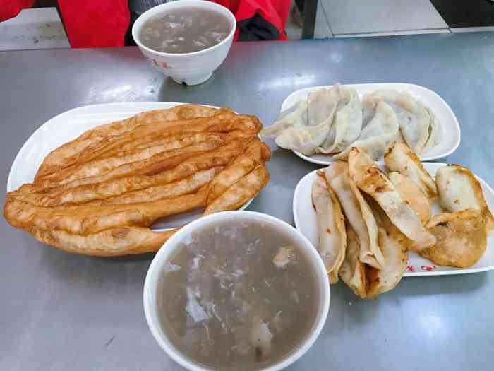 两来风-"论辣汤的话还是这家正宗,而且很好找,卫生."-大众点评移动版