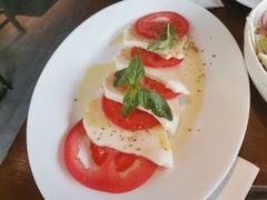 马苏里拉配番茄-FABIO’S费比欧披萨餐厅