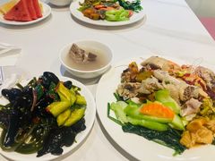-皇马海口湾海景酒店(万绿园秀英港店)
