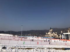 -荣盛康旅野三坡滑雪场