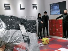 -TESLA 特斯拉(北京颐堤港体验店)