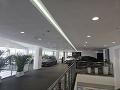 -上海星瀚奔驰4S店(长寿路店)