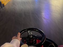 -极限PLAY运动娱乐新世界·团建派对表演休闲馆·室内高空游乐园