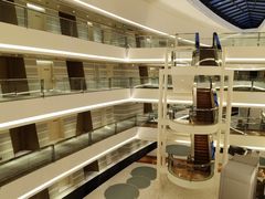 -上海滴水湖皇冠假日酒店